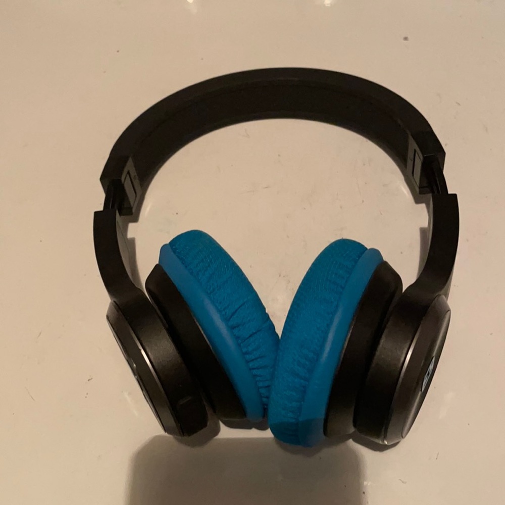 HP Rechargeable Headphones I-Home Bluetooth weather tough slotomania adjustable